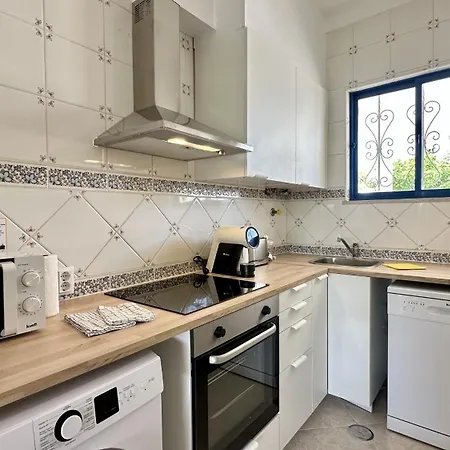 Dom wakacyjny Jardim Da Oura 9 - Piscina Comum - 7 Pax - *