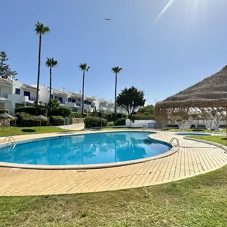 Dom wakacyjny Jardim Da Oura 9 - Piscina Comum - 7 Pax - *